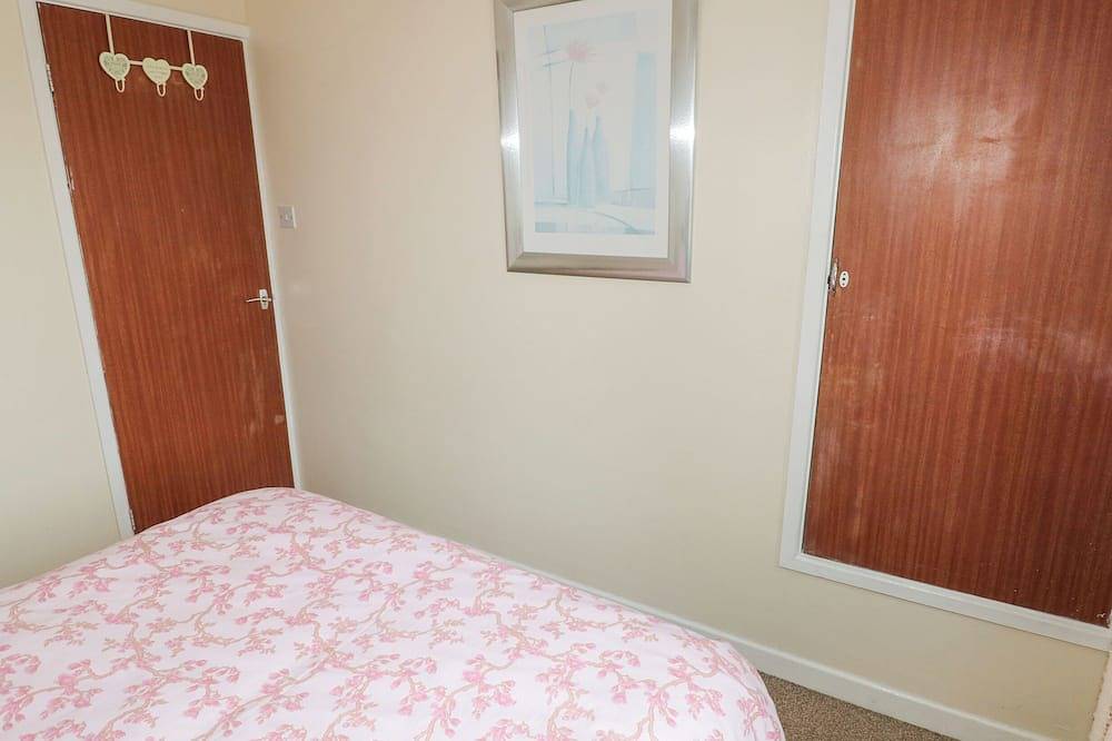 Freshwater East, family friendly, with a garden in Freshwater East in Freshwater East, Pembrokeshire