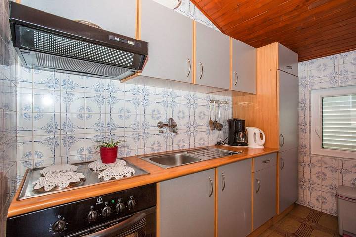 Gîte pour 5 personnes, avec balcon/terrasse dans Rab - 3