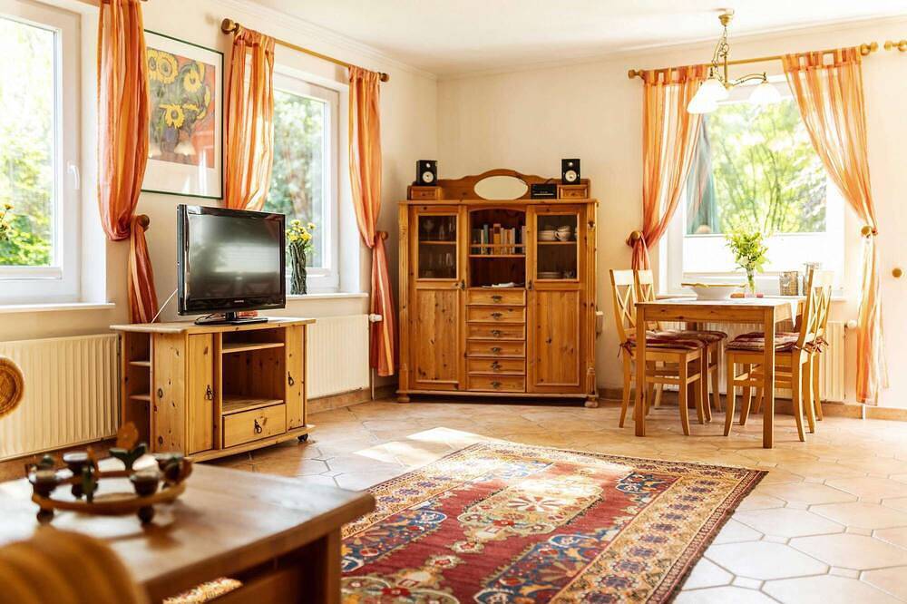 Ganze Wohnung, Die Ferienwohnung 04 Sonnenschein hat eine eingezäunte Süd-West Terrasse in Krummsee, Malente
