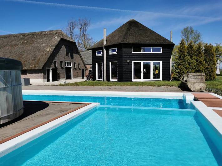 Vakantiehuis voor 2 personen, with Terras and Tuin as well as Zwembad and Uitzicht in Woerden