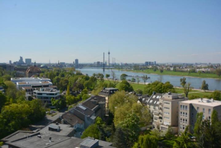 Ferienwohnung für 4 Personen, mit Balkon und Terrasse sowie Seeblick und Ausblick in Düsseldorf und Umgebung - 3