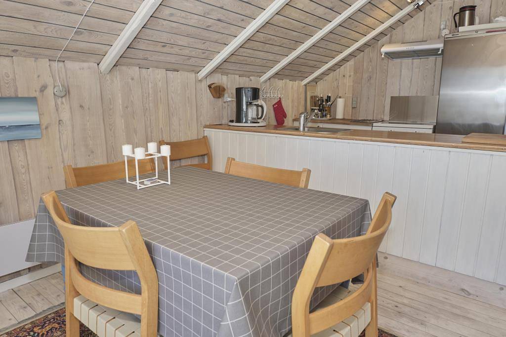 Älteres gemütliches Sommerhaus mit Meerblick und in der Nähe eines guten Strandes in Dråby Strand, Ebeltoft