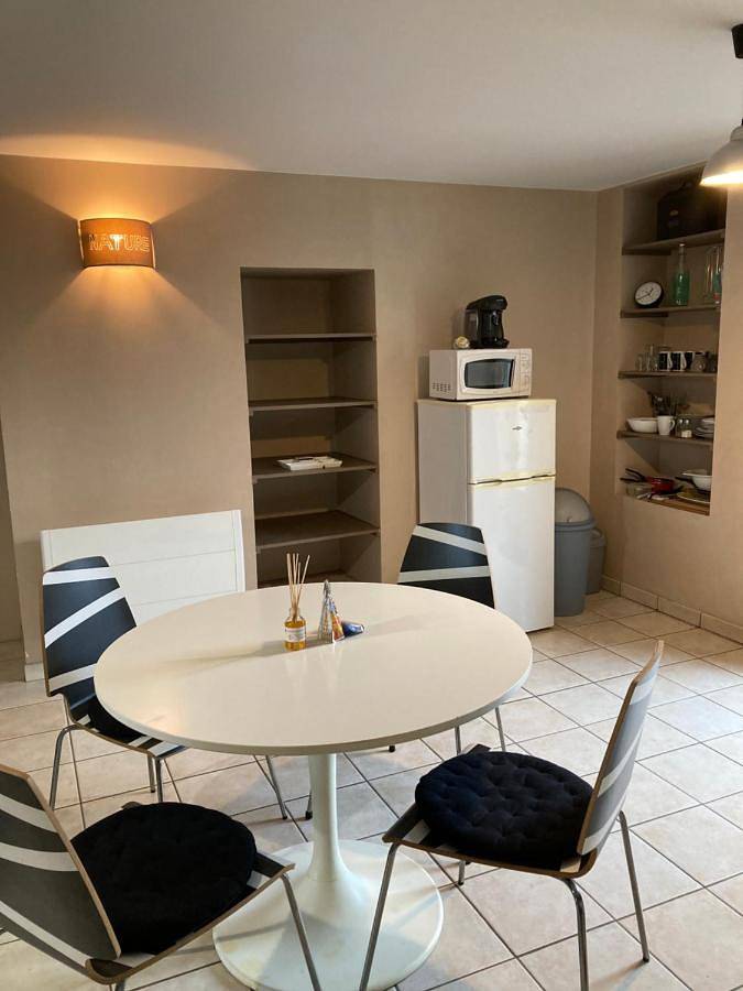 Gîte pour 4 personnes, avec jardin dans Le Puy-Saint-Bonnet - 2
