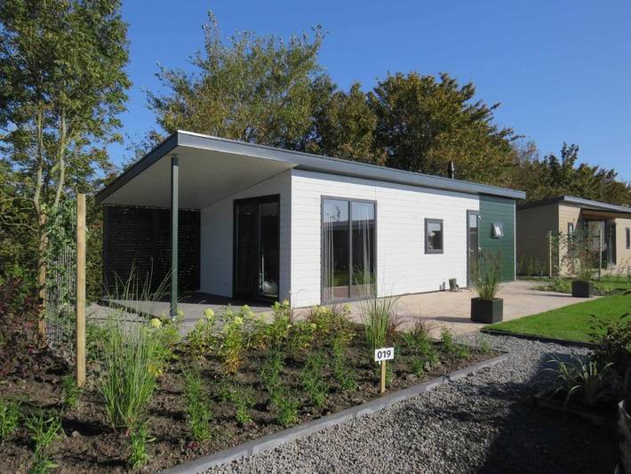 Chalet für 4 Personen, mit Terrasse und Garten