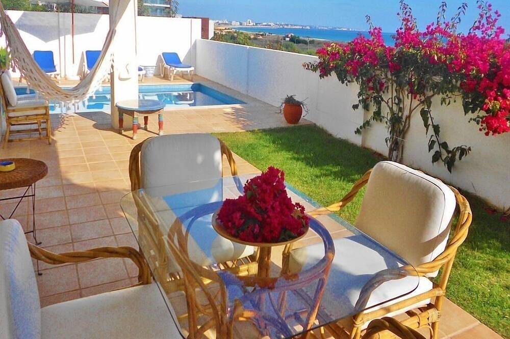 Ganze Wohnung, Appartement am Meer mit eigenem Pool, Grill und Meerblick in São Sebastião, Lagos