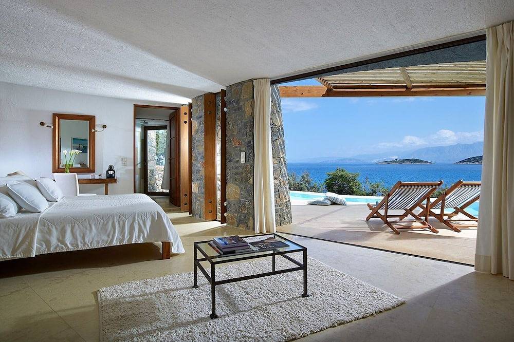 Luxury Crete Villa | Villa Daphne | Private Pool | Ocean Front | 1 Bdr | Nikolaos in Crète du Nord
