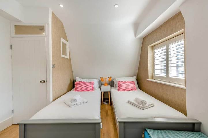 3 Bed in Brighton (oc-bbcorn) in Brighton, Sussex