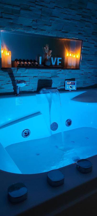 Location de vacances pour 2 personnes, avec jacuzzi à Saint-Nicolas-de-la-Grave