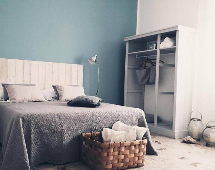 Ferienwohnung für 8 Personen, mit Balkon und Terrasse sowie Garten und Ausblick in Miramare