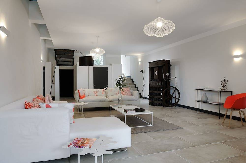 Le Mas - Reben in Sichtweite, Weingut Odylée in Violès, Vaucluse