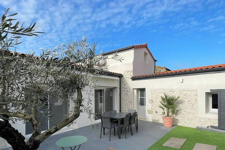 Gîte pour 6 personnes, avec jacuzzi ainsi que sauna et jardin