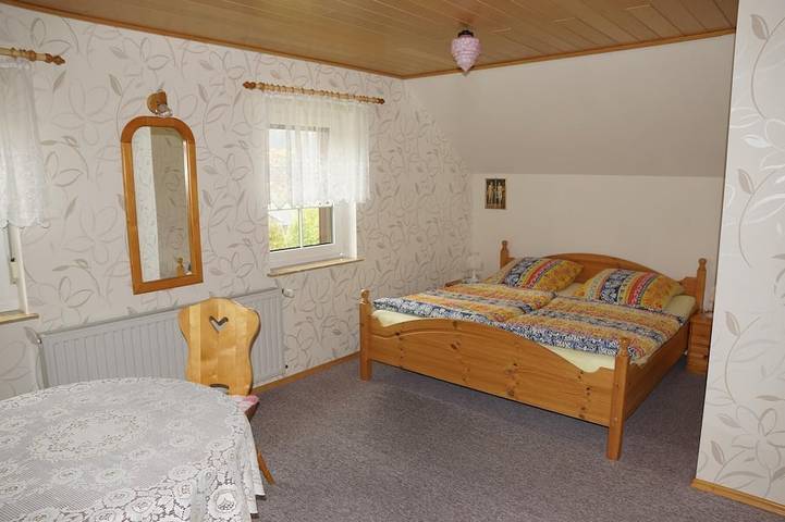 Location de vacances pour 8 personnes, avec jardin et balcon à Klingenthal - 3