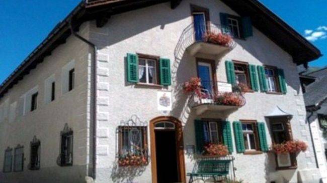 Bnb Hotel & Appartements Chasa Valär - Einzelzimmer mit Etagendusche/Wc in Scuol, Unterengadin