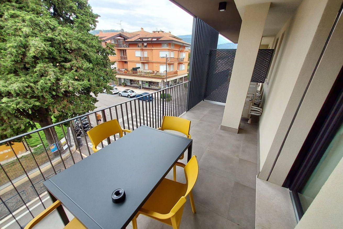 Apartamento entero, Apartmentsgarda - Residenza Garda Deluxe - B2 in Garda, Montañas Garda