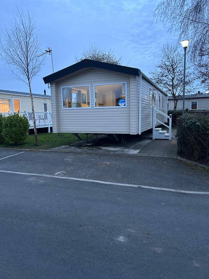 Bungalow for 6 people, with Hot tub and Terrace as well as Children pool and Pool in Thornton-Cleveleys