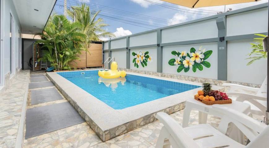 Villa for 6 people, with balcony and garden in Krabi Province