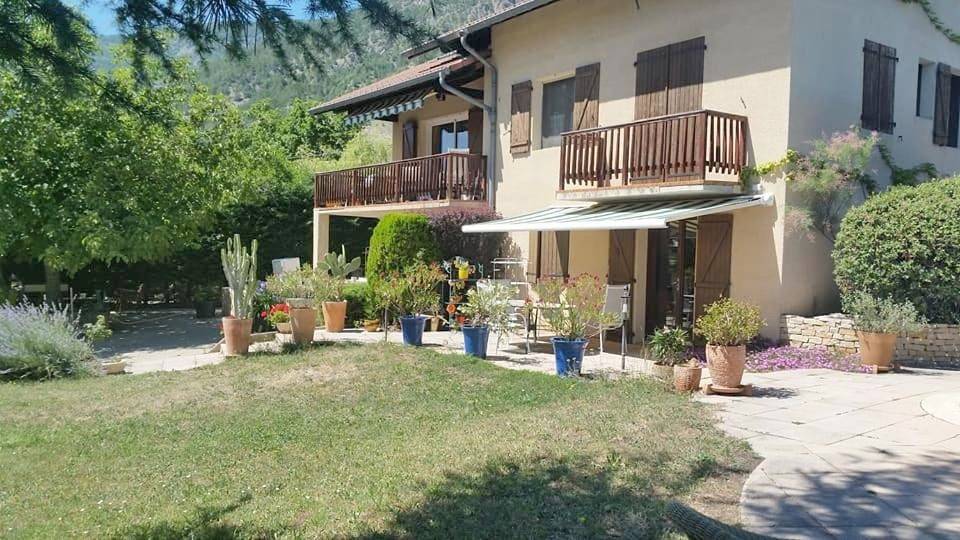 Appartement entier, Apartment - Ground Floor in Espinasses, Région de Gap
