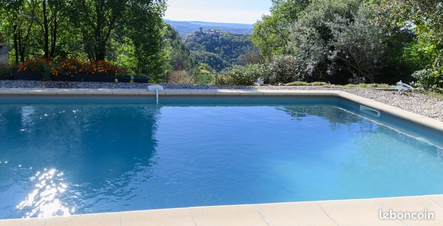 Gîte « Du Mas St Esprit » con piscina privada, Wi-Fi y aire acondicionado in Parc naturel régional des Monts d'Ardèche