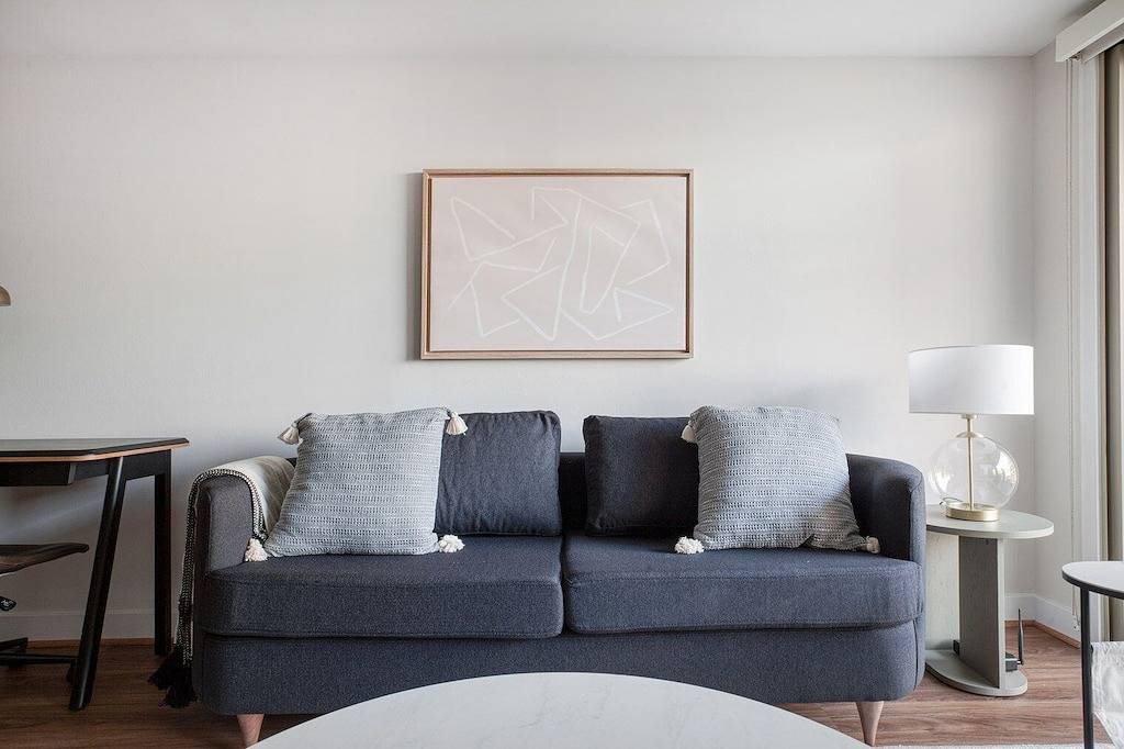 Ganze Wohnung, Luxe Ballston 1Br w/ Pool, W/D & Gym, walk to Bars & Metro, by Blueground in Arlington (VA), Arlington County