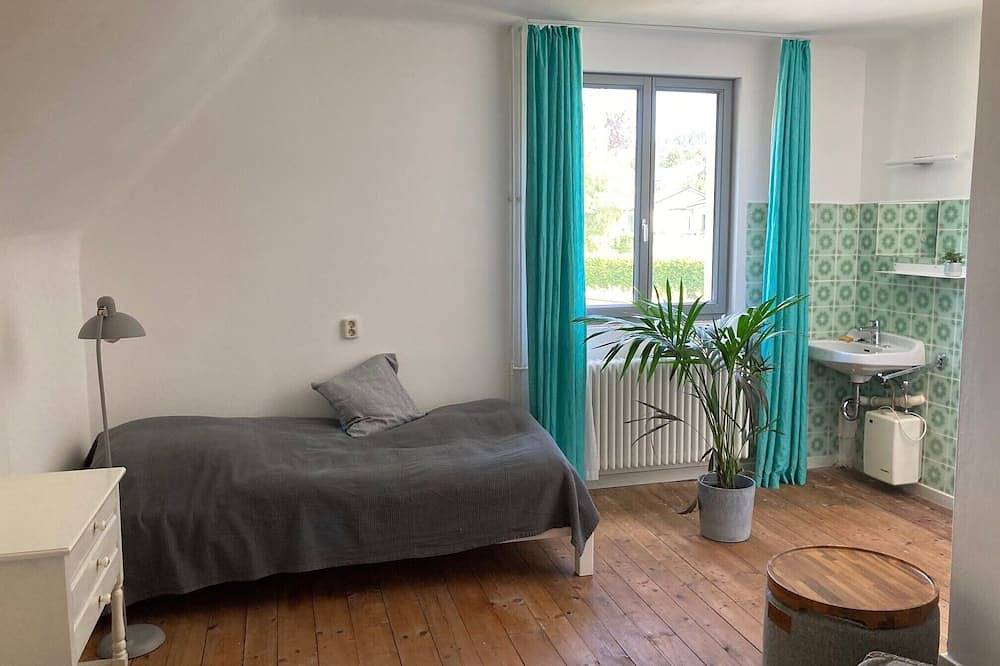 Charmantes fünfziger Jahre Ferienhaus mit Traumblick ins Flußtal in Gerolstein, Vulkaneifel