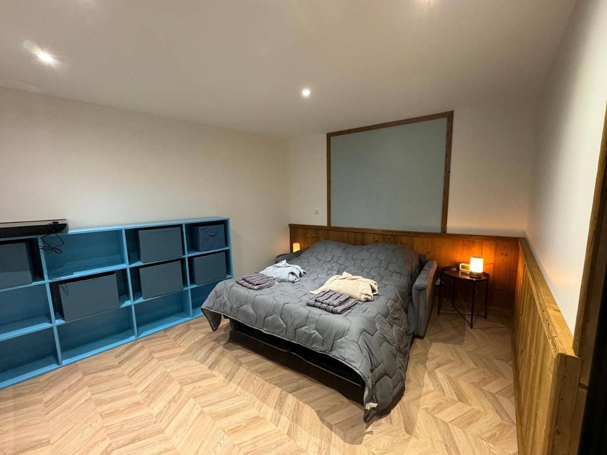 Appartement entier, Three-Bedroom Apartment in Montaigut-le-Blanc, Région de Besse-et-Saint-Anastaise