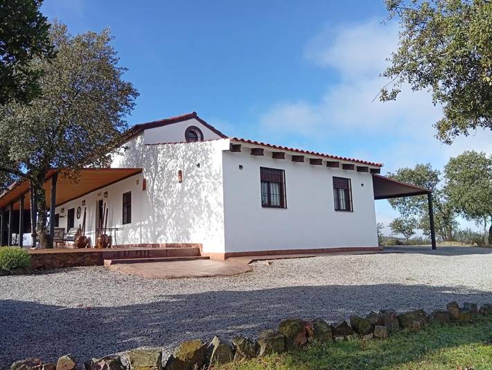 Chalet para 10 personas, con terraza además de piscina y vistas - 1