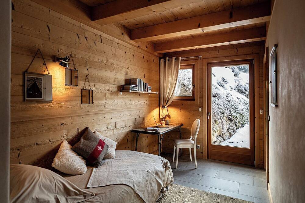 Chalet Celeste 5* - 250m2, jacuzzi, sauna, piste à 200m. et vue magnifique in Le Grand-Bornand, Région d'Annecy