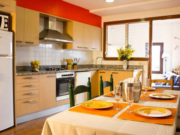 Casa de huéspedes para 10 personas, con Balcón además de Terraza y Vistas en Peratallada - 3