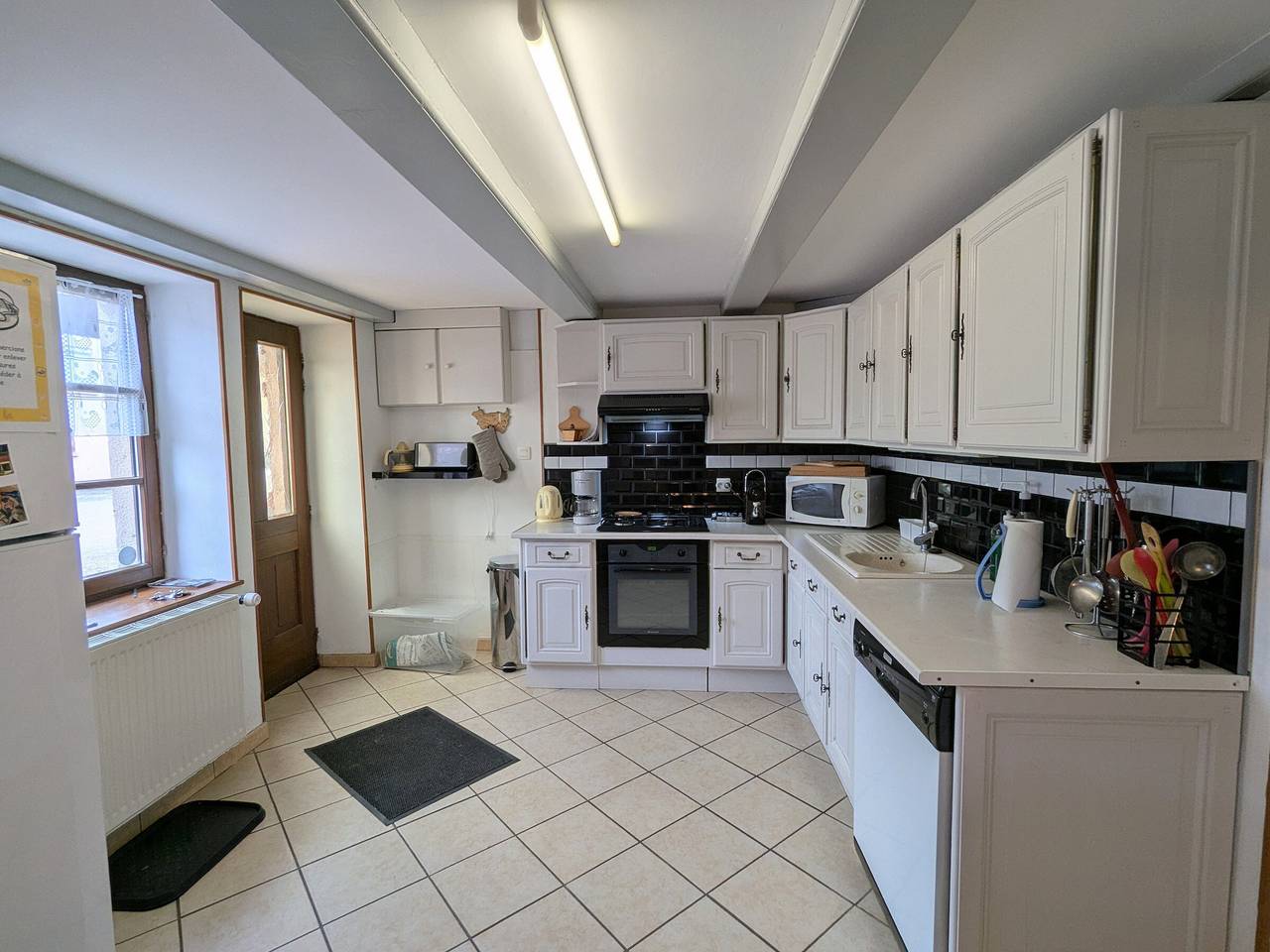 Gîte authentique avec terrasse couverte, 16 km de Gérardmer, 4 chambres, équipement bébé, Wi-Fi inclus in Aumontzey, Saint-Dié-des-Vosges