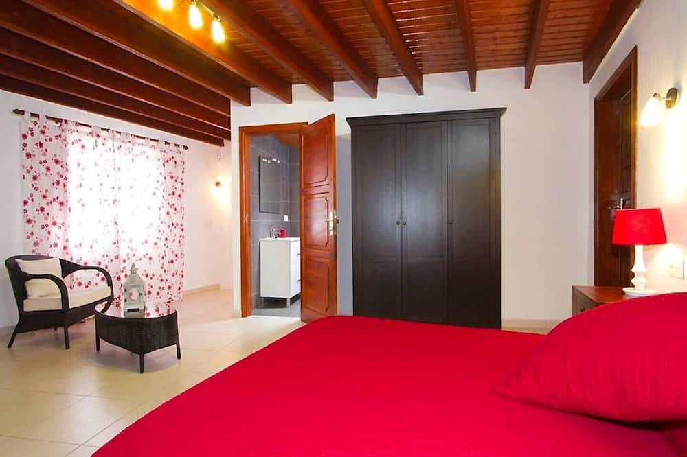 Exclusiva villa con piscina en Puerto del Carmen in Puerto del Carmen, Tías