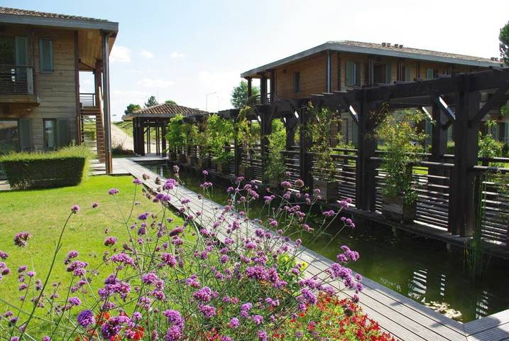 Location de vacances pour 2 personnes, avec vue et jardin dans Thermes de Jonzac - 4