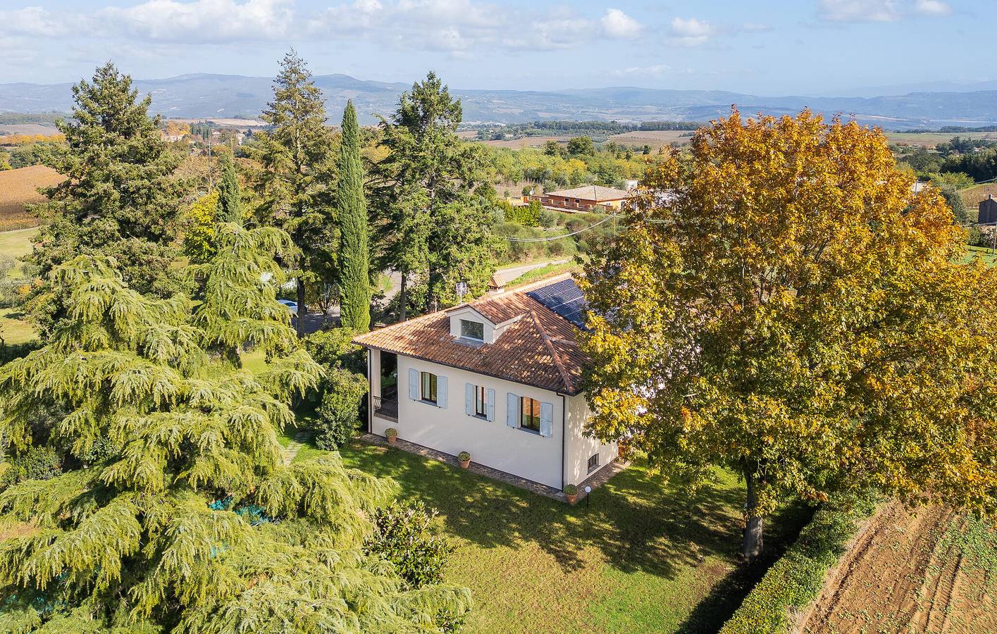 Charming 2-Bedroom Apartment with Pool Near Porano City Center in Orvieto, Terni Province