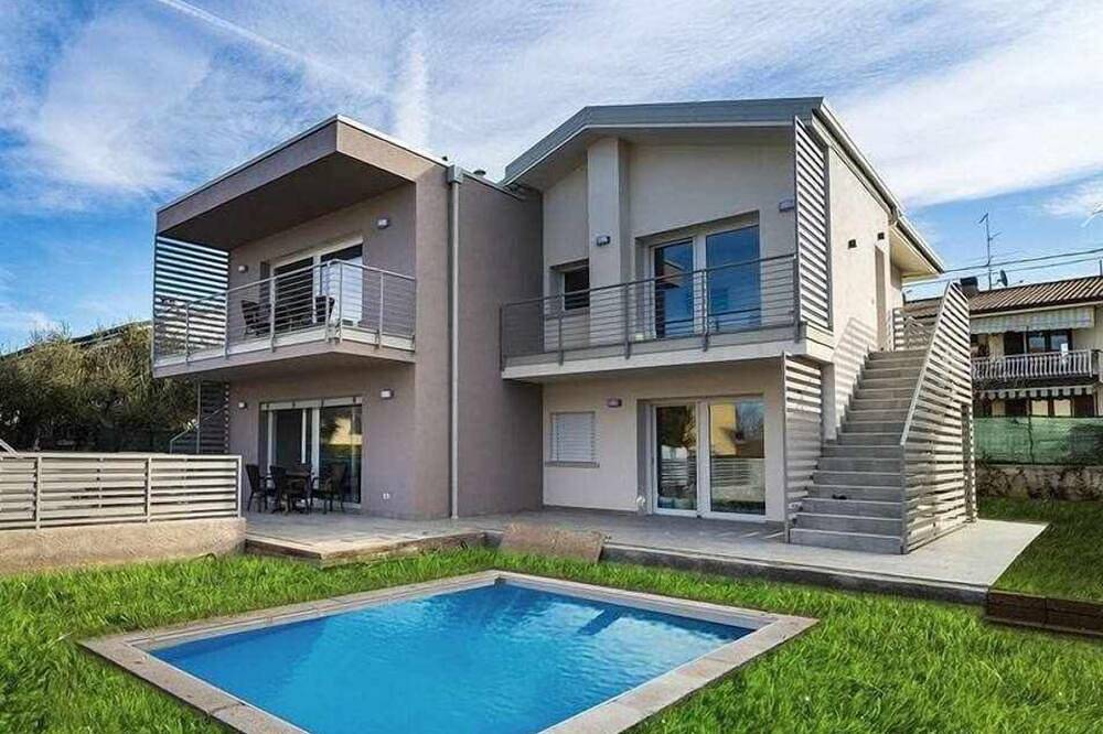Appartamento intero, Residence Giulietta -moderno,Wifi, air-con,piscina in Lazise, Prealpi Gardesane
