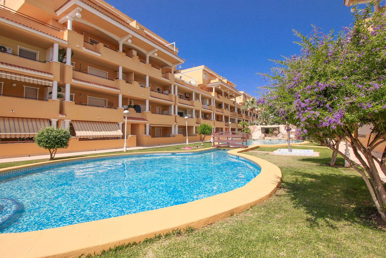 Entire apartment, Holiday apartment for 4 people with balcony in Las Marinas, Dénia