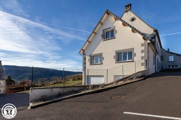 Gîte pour 4 personnes, avec jardin, animaux acceptés à Murat-le-Quaire