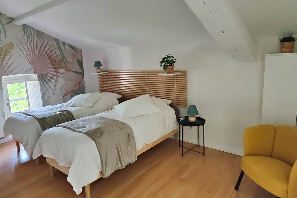 Dame Clara - Chambre Double avec Salle de Bains Privative in Pompignan, Région du Vigan