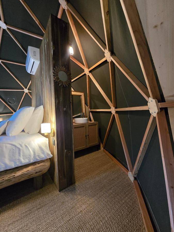 Tente pour 2 personnes, avec terrasse et jacuzzi dans Oise - 2