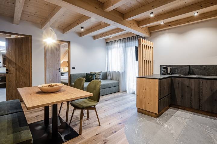 Apartamento inteiro, Apartamento de férias "Biohof Ruances Pastüra" com vista para a montanha, varanda e Wi-Fi in Costadedoi, Badia