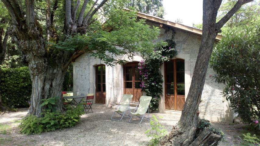 Gîte pour 4 personnes, avec piscine, adapté aux familles - 1