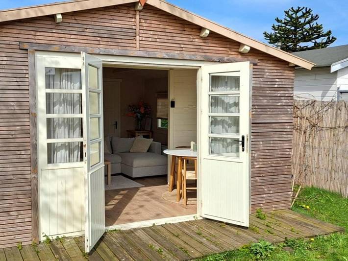 Strandhaus für 2 Personen, mit Terrasse und Garten in Hoek van Holland