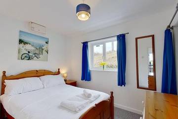 Chalet for 6 People in Hayle, Cornwall, Photo 1