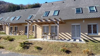 Gîte pour 4 personnes, avec terrasse, animaux acceptés dans le Cantal