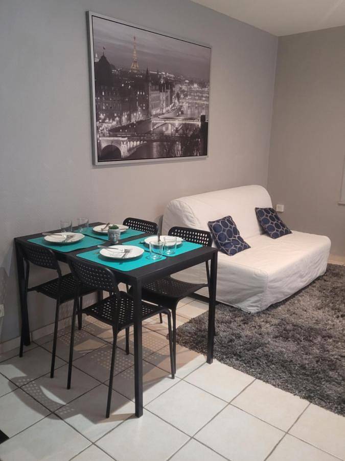 Appartement entier, Appartement cosy dans beau village de Champagne in Cormicy, Marne