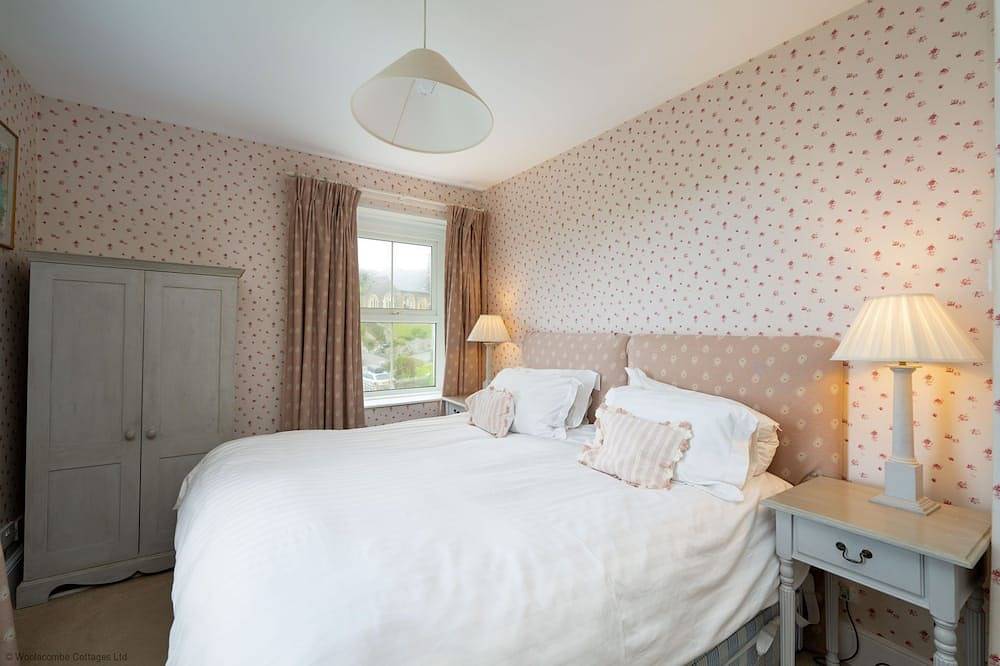 Entire apartment, Rosemary Cottage - Three Bedroom House, Sleeps 5 in Devon