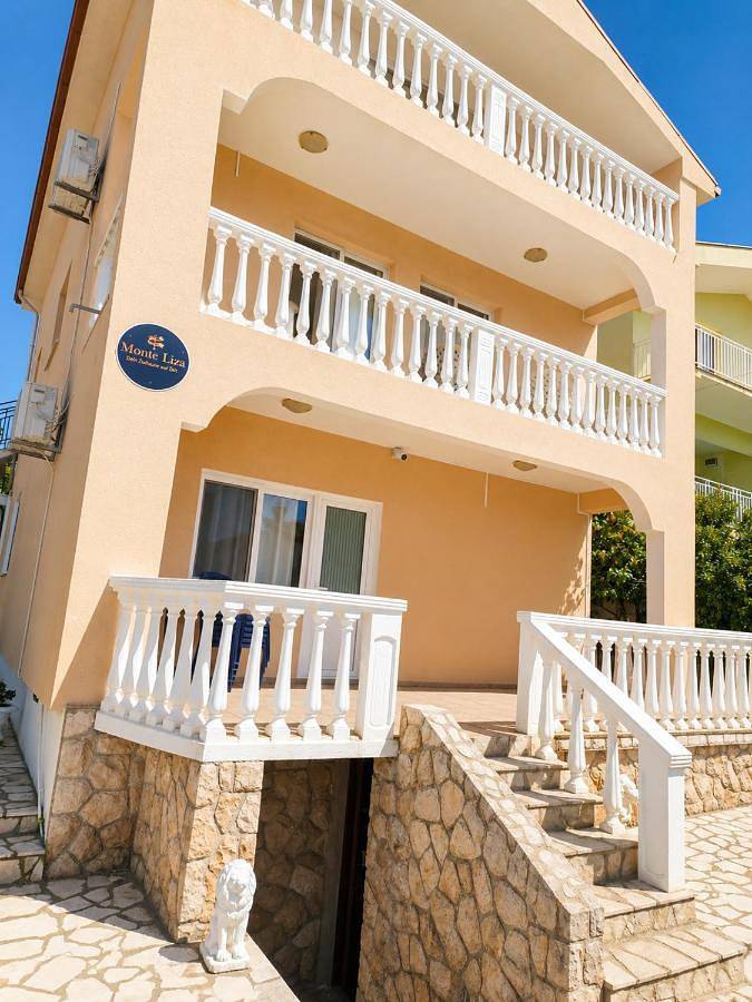 Hôtel pour 5 personnes, avec vue et terrasse, animaux acceptés
