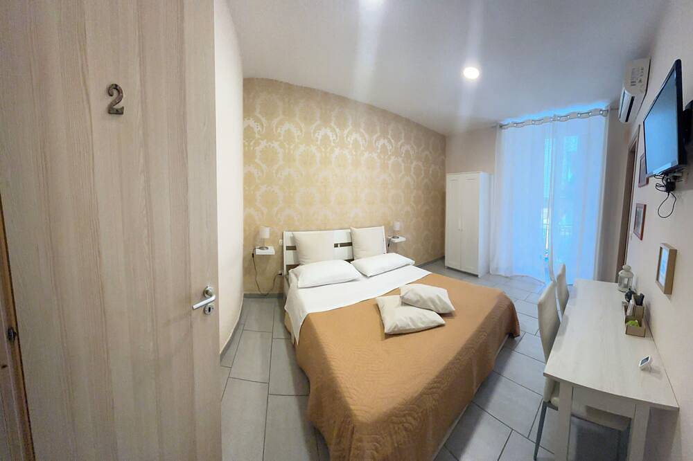 Cozy Double Room in the heart of the city of Naples. in Nápoles, Provincia de Nápoles