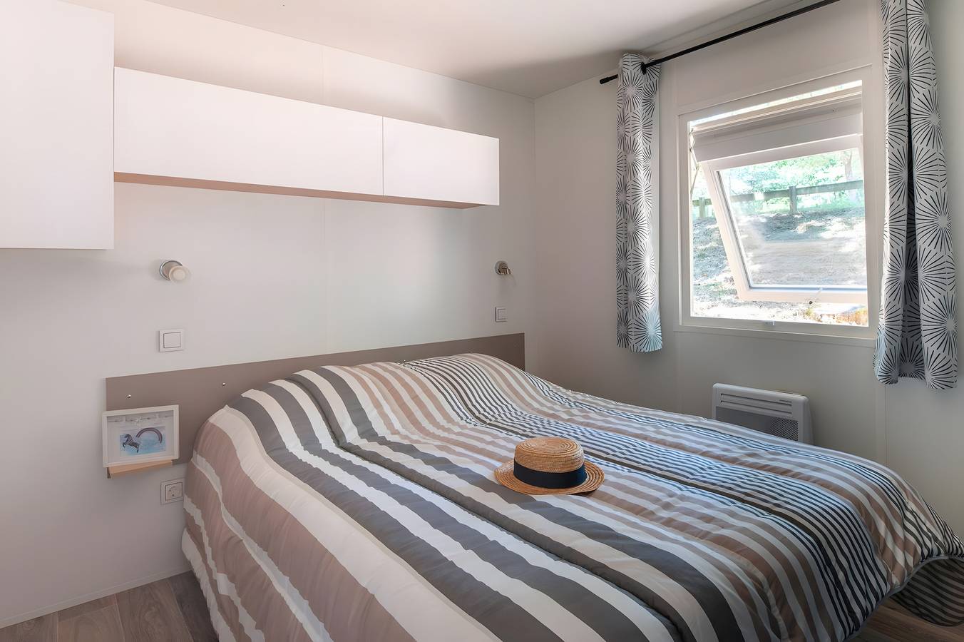 Mobilhome 'Mobilhome Confort 4 Personnes 63' con terraza privada, jardín privado y Wi-Fi in Bretagne-d'Armagnac, Gers