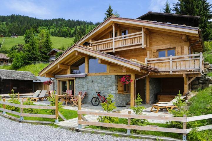Chalet pour 6 personnes, avec Jacuzzi ainsi que Jardin et Sauna