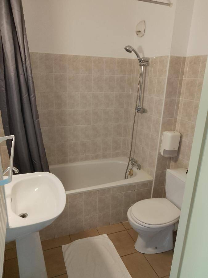 Location de vacances pour 3 personnes, avec Jardin à Pommevic - 2