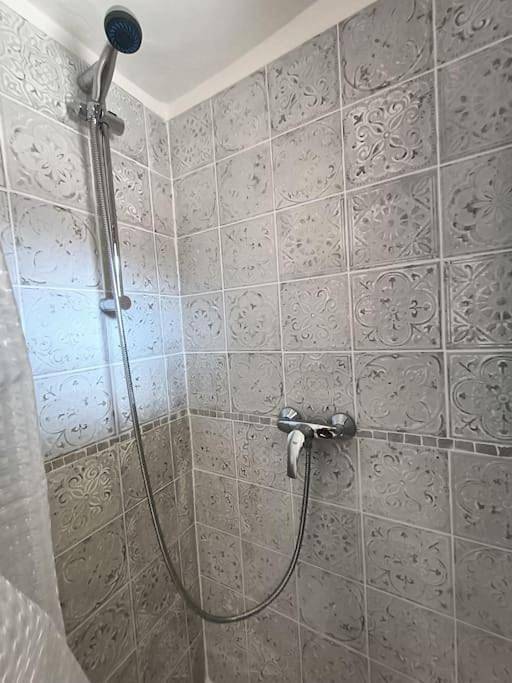 Appartement entier, One-Bedroom Apartment in Sainte-Agnès, Côte méditerranéenne (France)